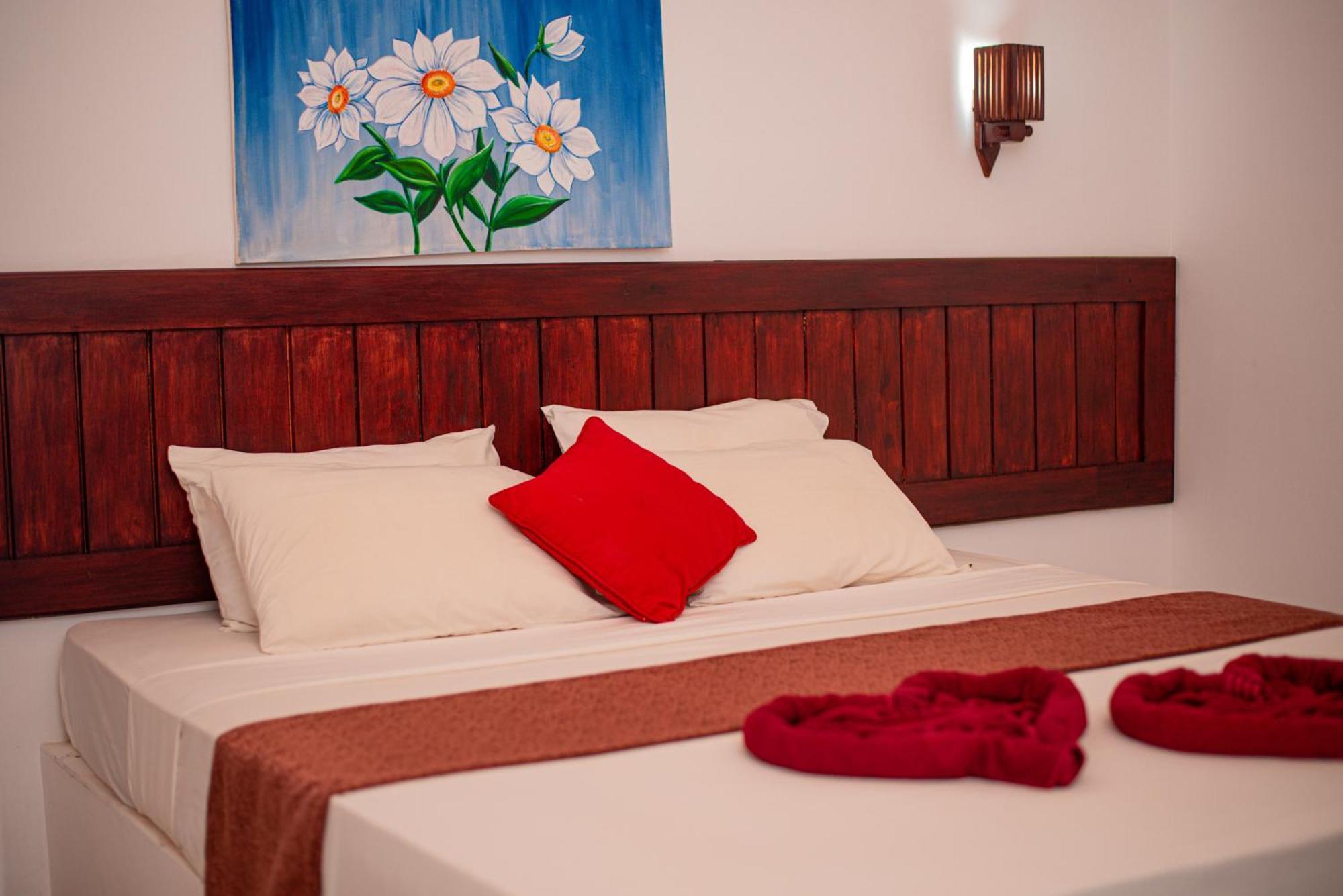 Sundowners Guesthouse Hikkaduwa Exterior photo